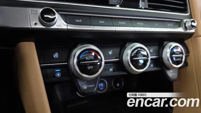 Genesis G70 2021 — ფოტო 15/34