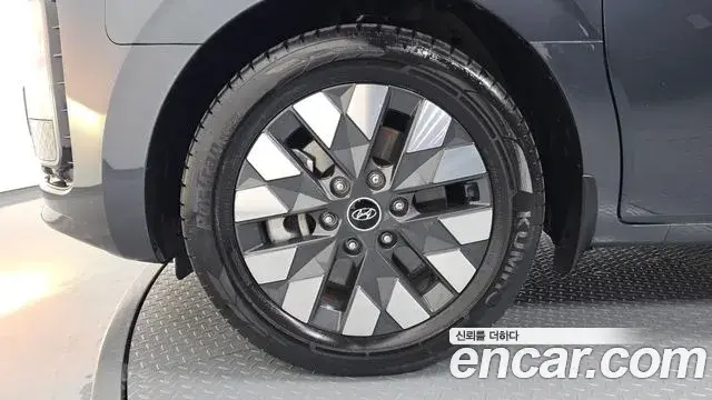 Hyundai Staria 2023 — Фото 5/20