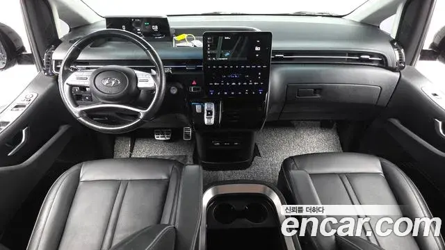 Hyundai Staria 2023 — Фото 7/20