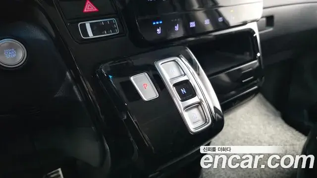 Hyundai Staria 2023 — Фото 9/20