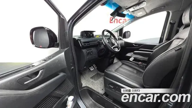 Hyundai Staria 2023 — Фото 10/20