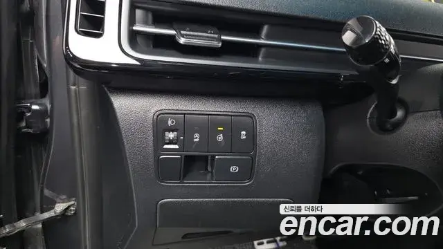 Hyundai Staria 2023 — Фото 19/20