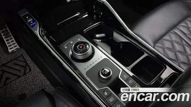 Kia Sorento 2022 — Фото 8/20