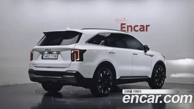 Kia Sorento 2023 — Photo 10/20