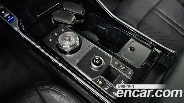 Kia Sorento 2023 — Photo 1/20