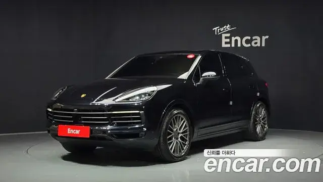 Porsche Cayenne 2022 — Фото 1/20
