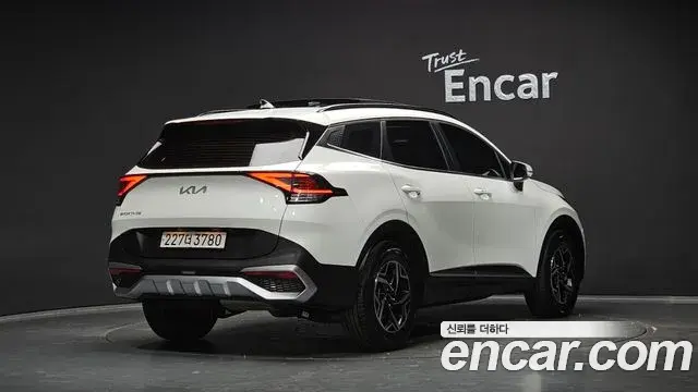 Kia Sportage 2021 — ფოტო 12/30