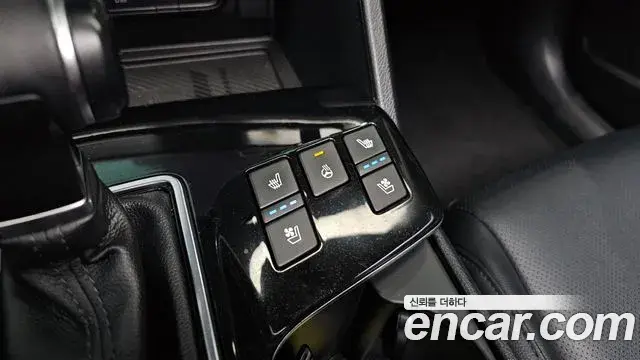 Kia Sportage 2021 — ფოტო 7/30