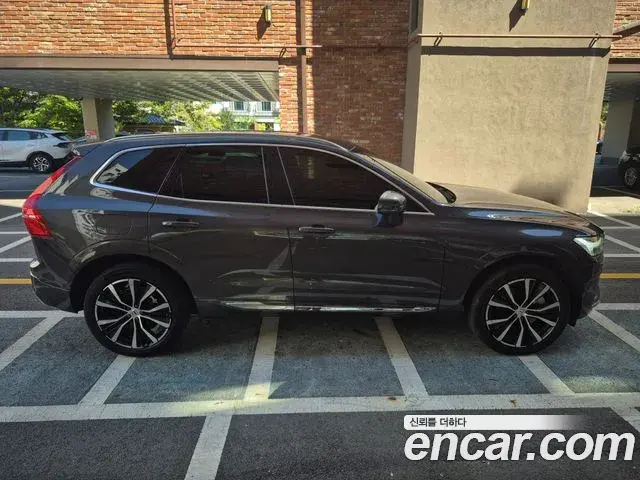 Volvo XC60 2023 — Фото 2/20