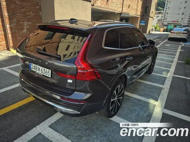 Volvo XC60 2023 — Фото 3/20