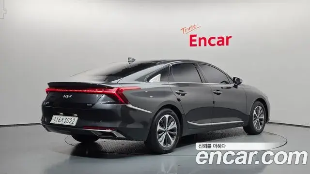Kia K8 2021 — Şəkil 18/31