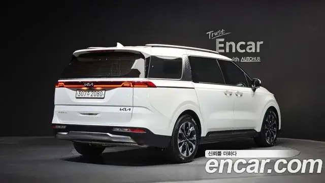 Kia Carnival 2023 — Фото 2/20