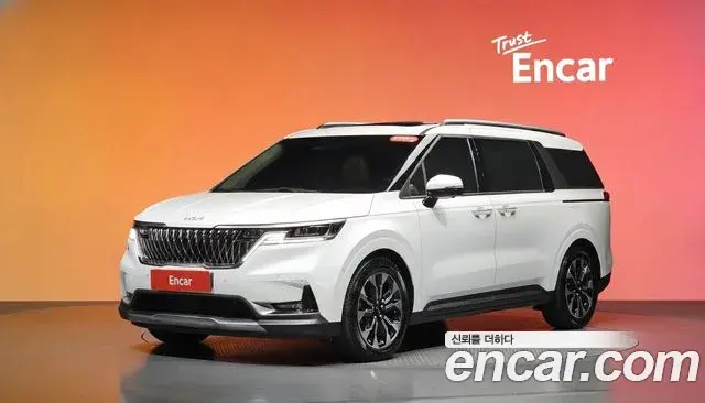 Kia Carnival 2023 — Фото 1/20