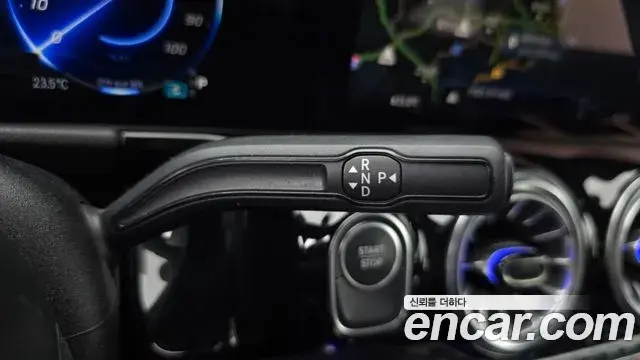 Mercedes-Benz EQA 2024 — Photo 30/33