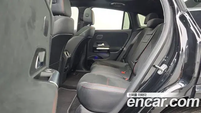 Mercedes-Benz EQA 2024 — Photo 8/33