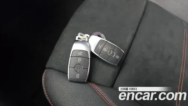 Mercedes-Benz EQA 2024 — Photo 22/33
