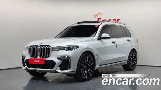 BMW X7 2021 — Фото 1/20