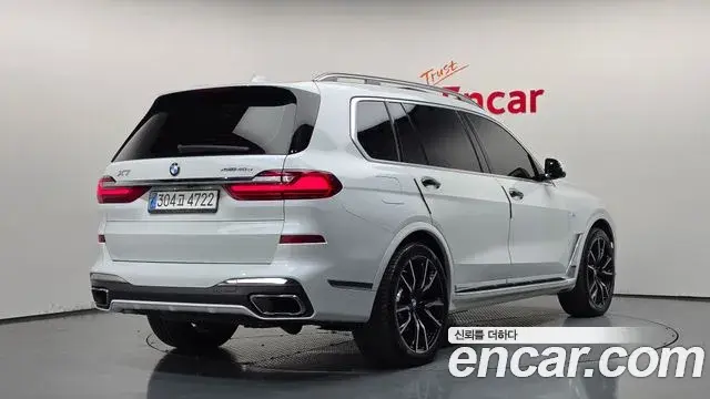 BMW X7 2021 — Фото 2/20