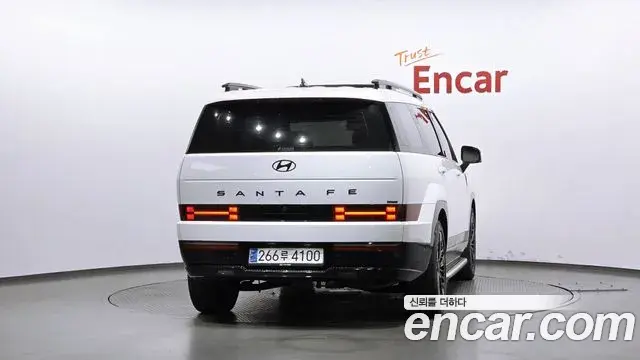Hyundai Santa Fe 2023 — Фото 4/20