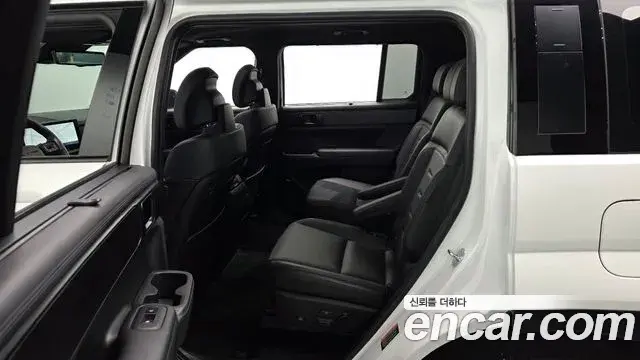 Hyundai Santa Fe 2023 — Фото 12/20