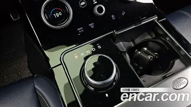 Land Rover Range Rover Velar 2019 — Şəkil 17/20