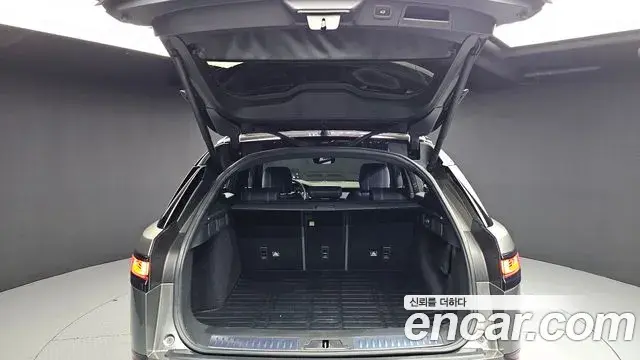 Land Rover Range Rover Velar 2019 — Şəkil 8/20
