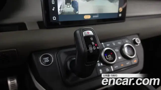 Land Rover Defender 2020 — Фото 9/20