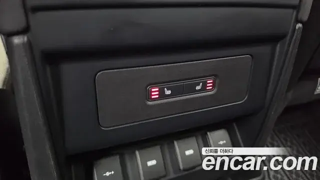 Land Rover Defender 2020 — Фото 19/20