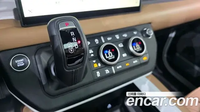 Land Rover Defender 2025 — Фото 8/20