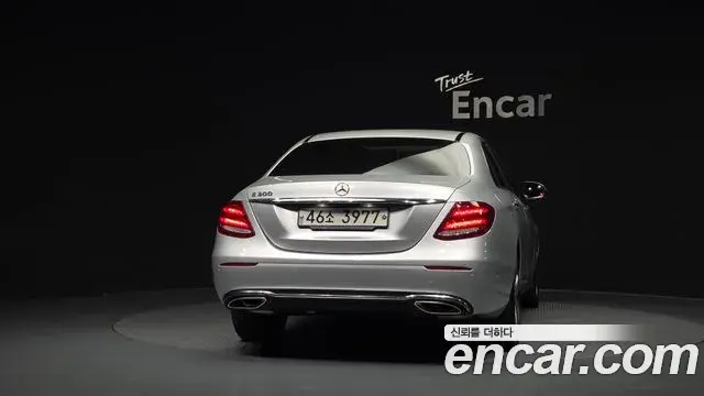 Mercedes-Benz E-Class 2018 — Фото 4/20