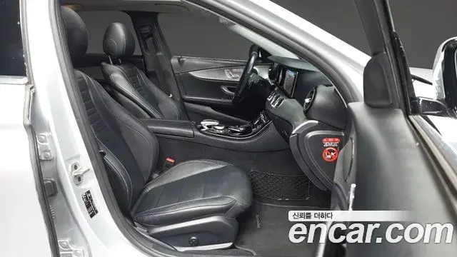 Mercedes-Benz E-Class 2018 — Фото 11/20