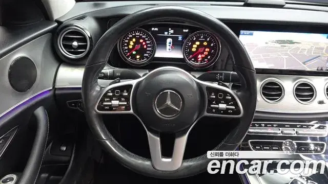 Mercedes-Benz E-Class 2018 — Фото 13/20