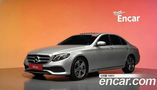 Mercedes-Benz E-Class 2018 — Фото 1/20