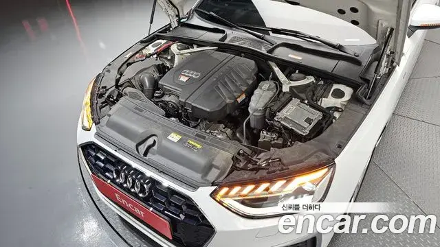 Audi A4 2021 — Фото 6/20