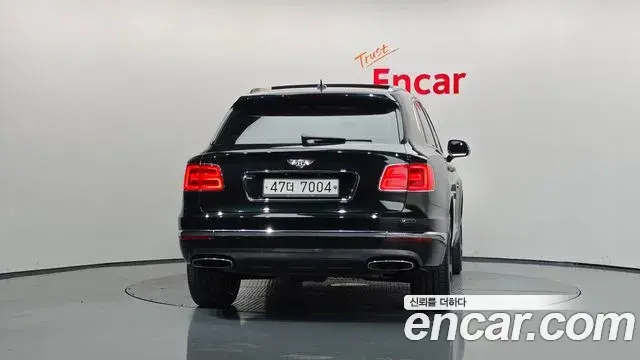 Bentley Bentayga 2018 — Photo 46/47