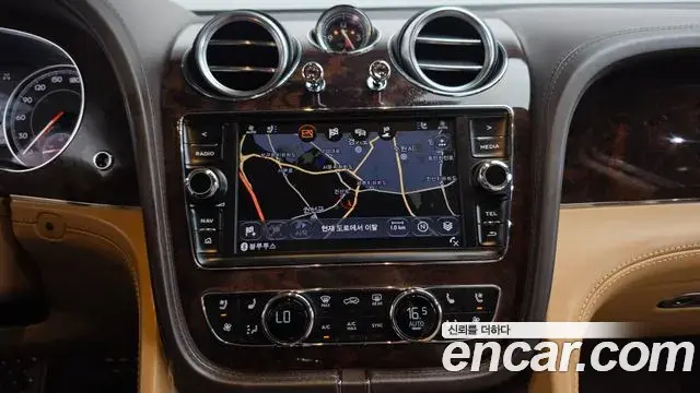 Bentley Bentayga 2018 — Photo 23/47