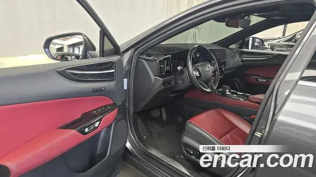 Lexus NX350h 2023 — Şəkil 29/33