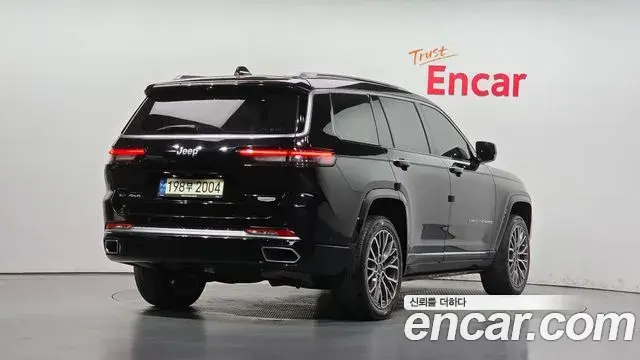 Jeep Grand Cherokee 2021 — Фото 2/20