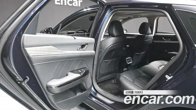 Kia K5 2023 — Şəkil 1/36
