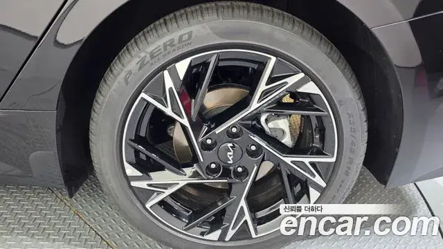 Kia K5 2025 — ფოტო 19/39