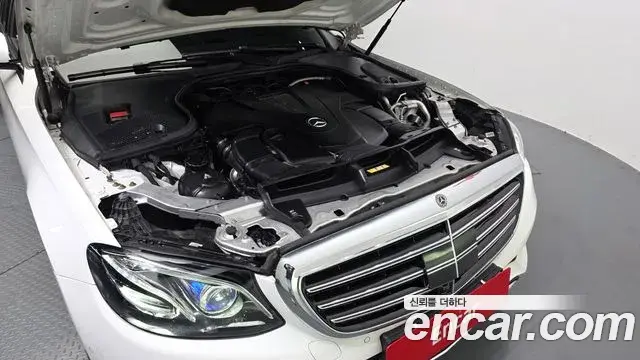 Mercedes-Benz E-Class 2020 — Фото 6/20