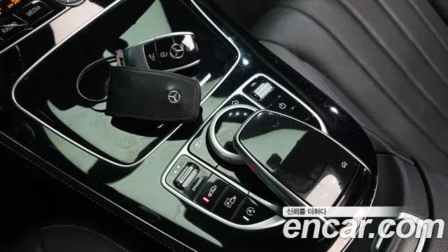 Mercedes-Benz E-Class 2020 — Фото 17/20