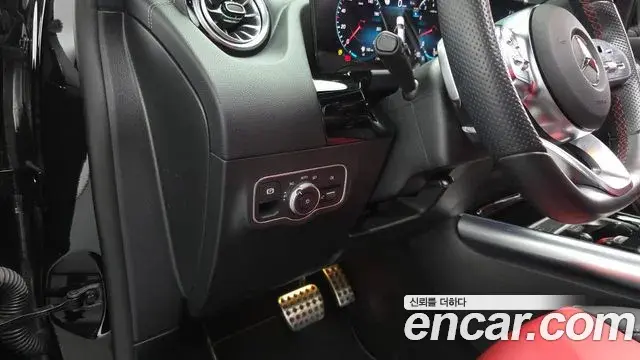 Mercedes-Benz GLA-Class 2022 — Фото 13/20