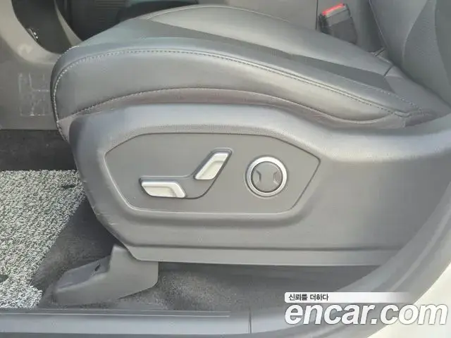 Hyundai Santa Fe 2023 — Фото 12/20