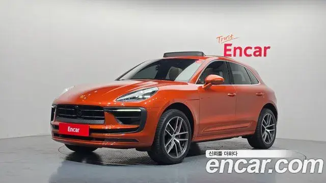 Porsche Macan 2023 — Фото 1/20