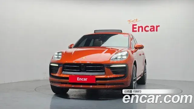 Porsche Macan 2023 — Фото 3/20