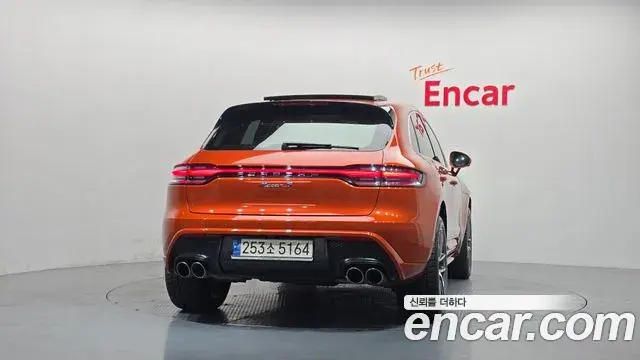 Porsche Macan 2023 — Фото 4/20