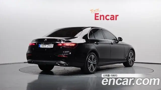 Mercedes-Benz E-Class 2022 — Фото 2/20