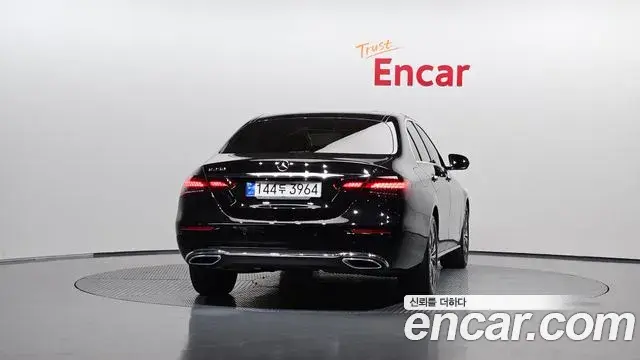 Mercedes-Benz E-Class 2022 — Фото 4/20