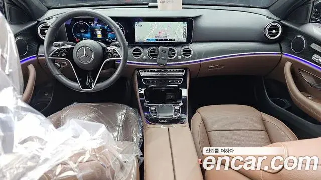 Mercedes-Benz E-Class 2022 — Фото 7/20